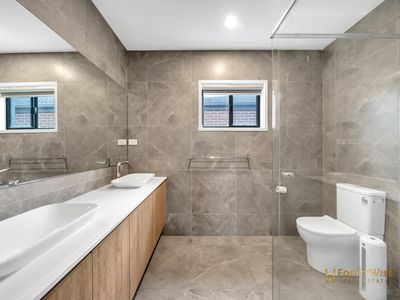 51 Surround Drive, Mambourin