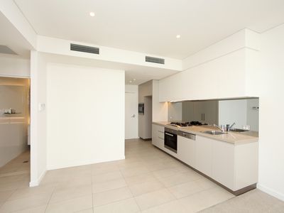 7402 / 2 Cullen Close, Forest Lodge