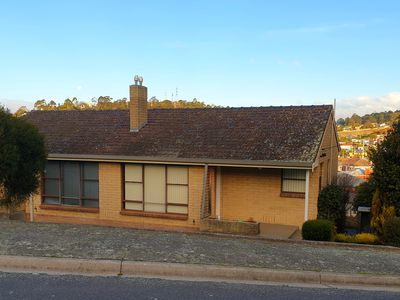 1 / 18 Guilford Road, Riverside