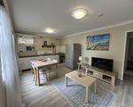 6 / 4 Mosbri Crescent, The Hill