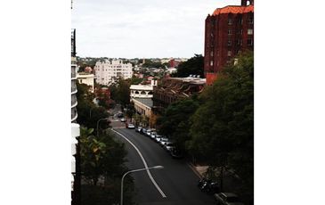 4 / 2 Crick Ave, Potts Point