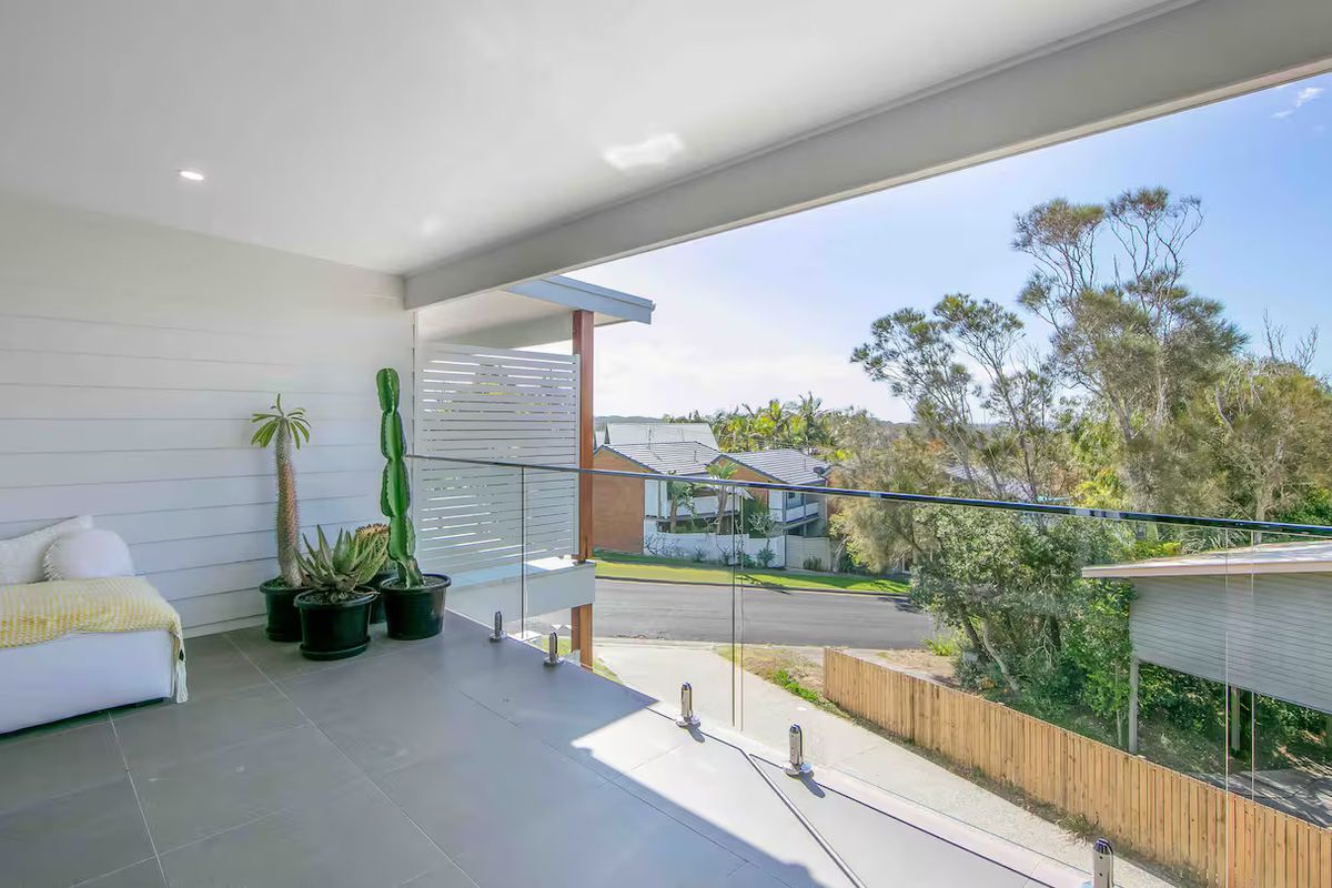 2 / 2 Bay Street, Angourie