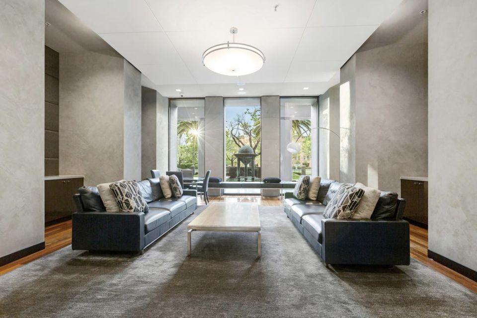 1005 / 480 St Kilda Road, Melbourne