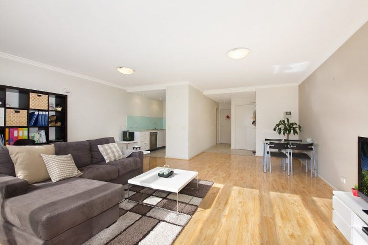 114 / 3  Stromboli Strait , Wentworth Point