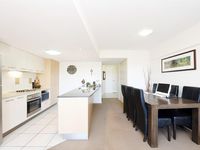 10 Grand Pde , Kawana Island