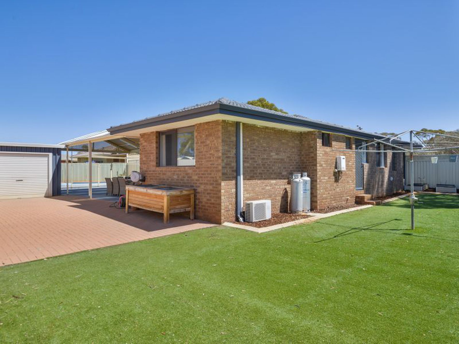 7 St John Grove, Hannans