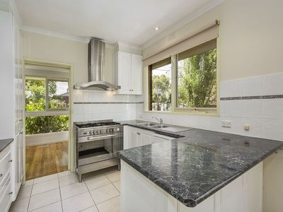 6 Phoenix Court, Doncaster East