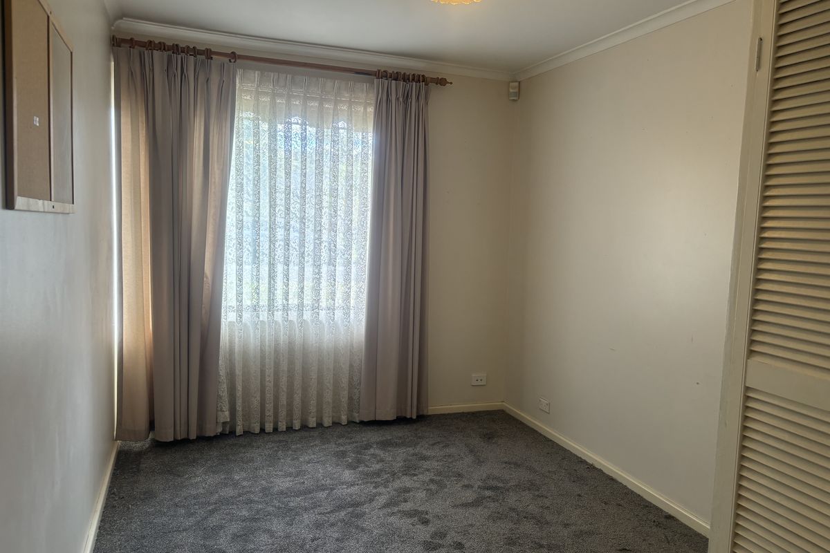 14 Chapman Crescent, Redwood Park