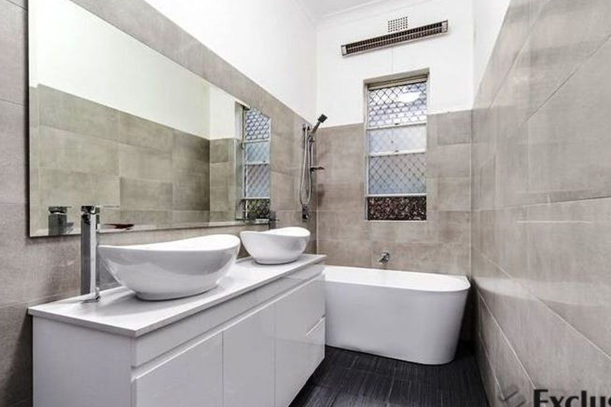 123 Lyons Road, Drummoyne