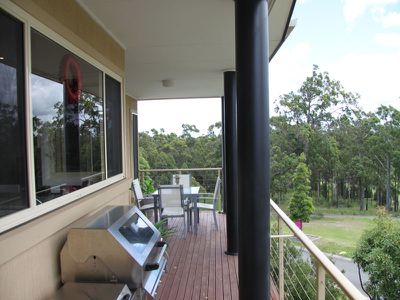 4 / 3 Coastal View Drive, Tallwoods Village