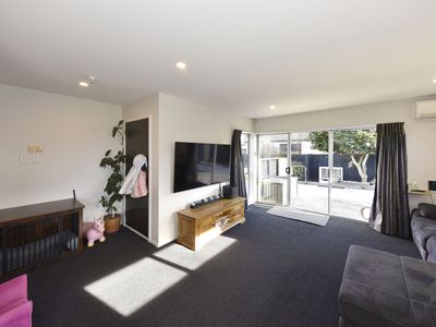 55 Solomon Avenue, Redwood