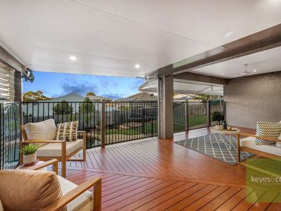 19 Monte Visto Court, Mount Louisa