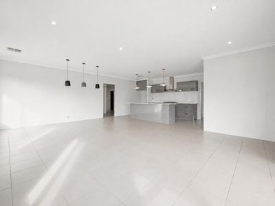 15 Medinah Street, Meadow Springs