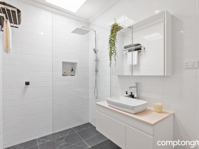 239 Douglas Parade, Newport