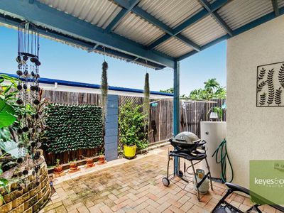 2 / 11-13 China Street, Mundingburra