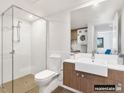 81 / 172 Railway Parade, West Leederville
