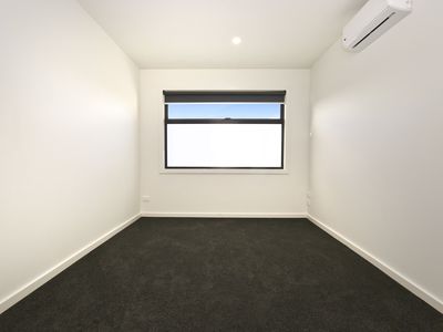 2/5 Bristol Road, Pascoe Vale