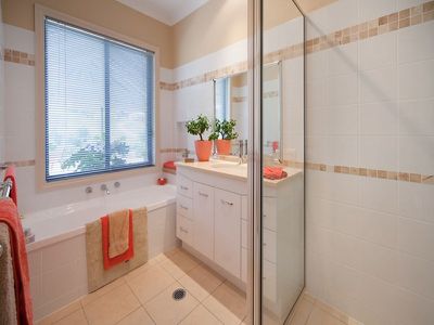 878 Centaur Road, Hamilton Valley