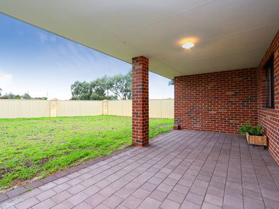4 Fairlead Link, South Guildford