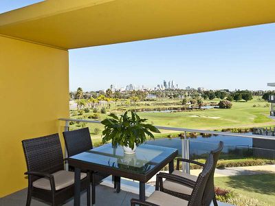 302 / 21 Bow River Cres. , Burswood