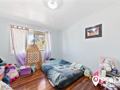 8 Overell Crescent, Riverview
