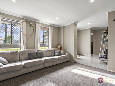 21 Fountain Way, Huntingdale