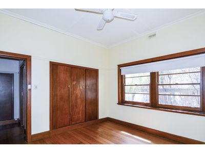28 Dooen Road, Horsham
