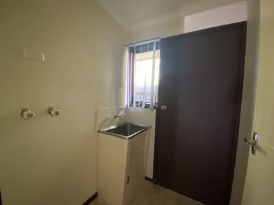 4 / 12 Moffatt Crescent, Hoppers Crossing