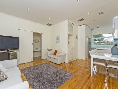 5 Hill Place, Richmond