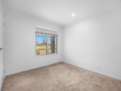 9 Peatland Walk, Werribee