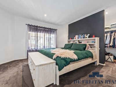 30 Bellavista Parade, Meadow Springs