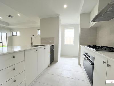 8 Cordelia Street, Eglinton