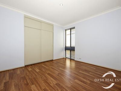 24 Taylor Way, Hillarys