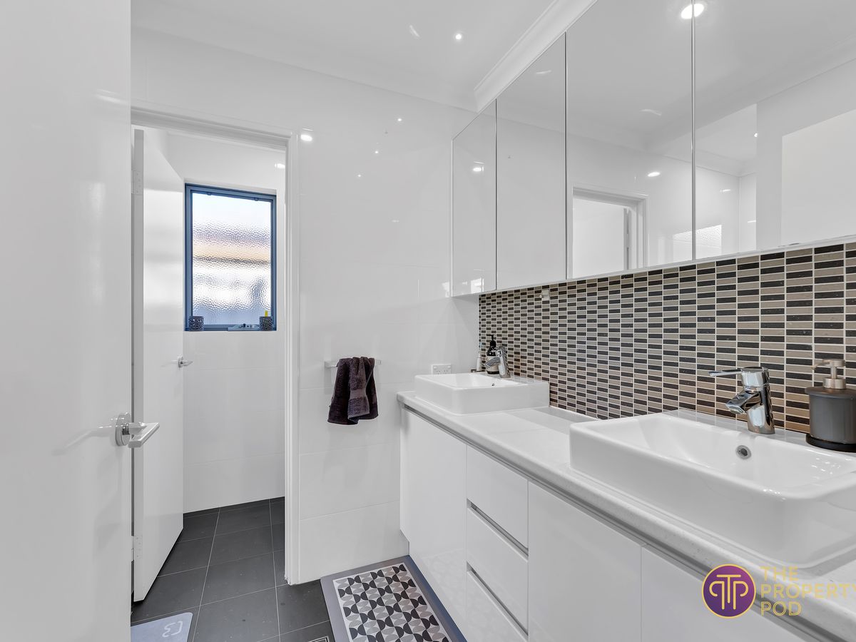 11 The Grandstand, Harrisdale