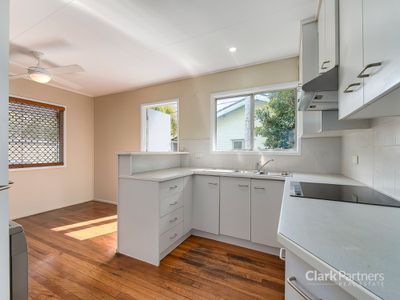 16 Valiant Crescent, Strathpine