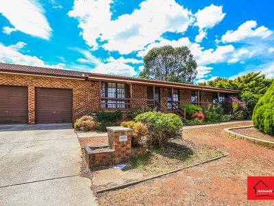 2 Zwar Place, Florey