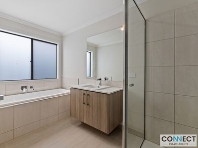 6 Ember Street, Clyde