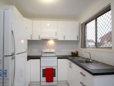2 / 19 Bourke, Waterford West
