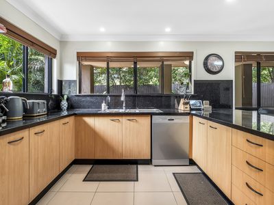 76 Kununurra Crescent, Shailer Park