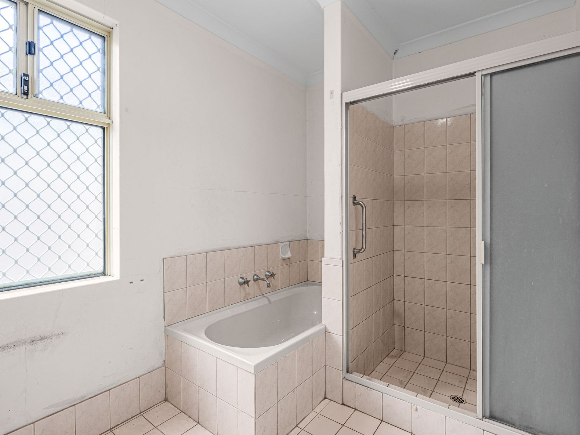 6 Tuscany Place, Caversham