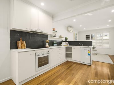 2 / 110-111 Railway Place, Williamstown