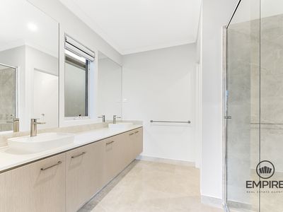 142 Yeungroon Boulevard, Clyde North