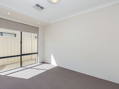 4 Trumpeter Parade, Yanchep