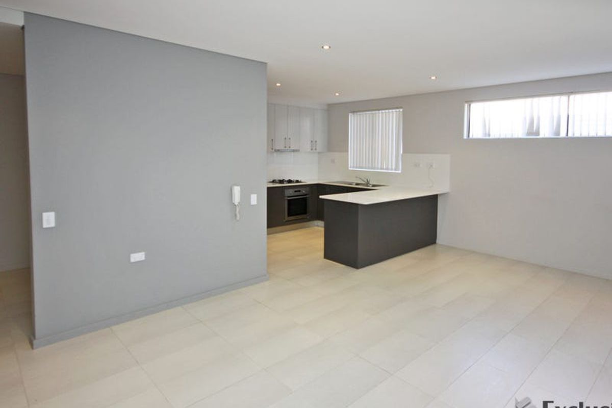 1 / 40-42 Henley Road, Homebush West