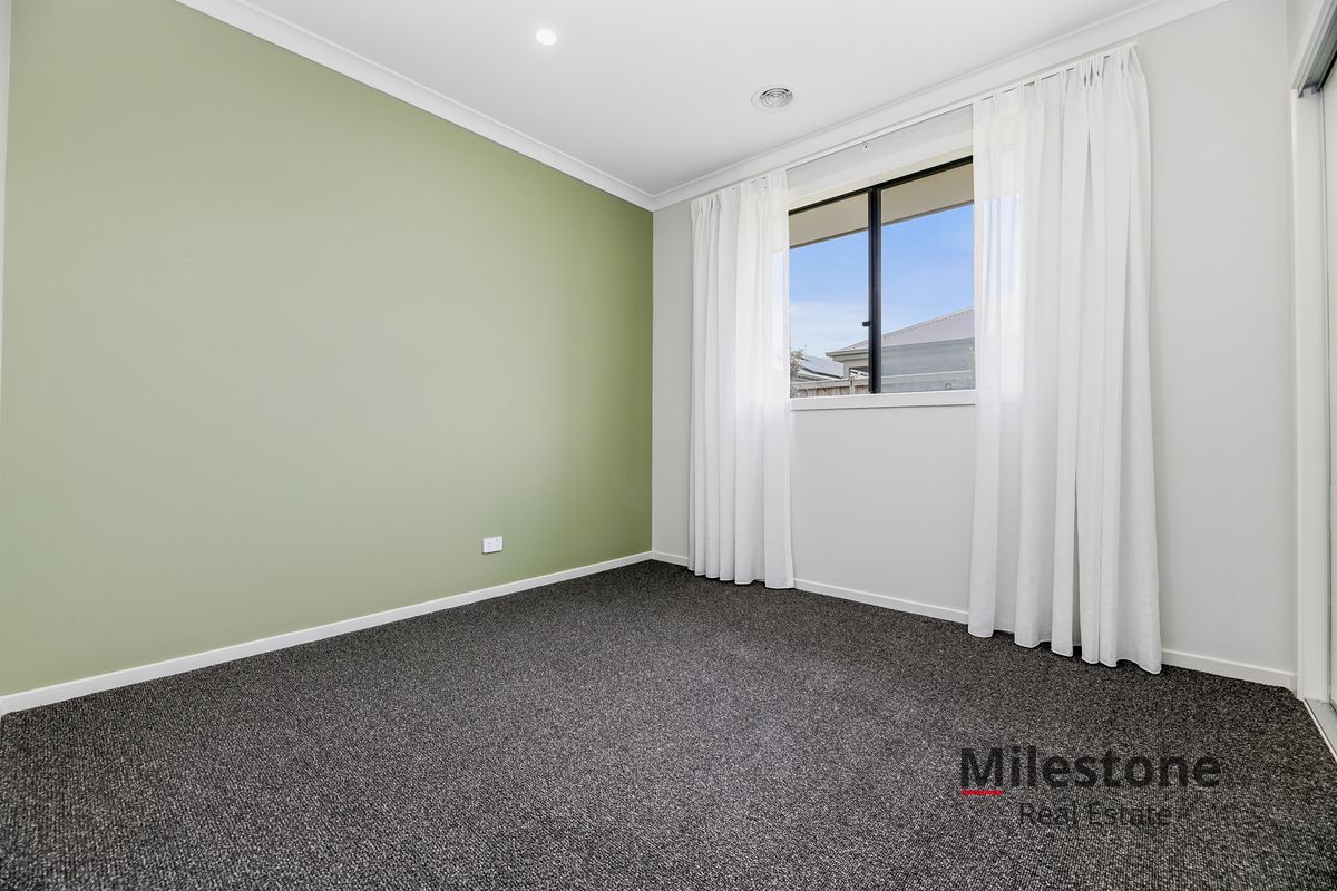 17 King Parrot Blvd, Drouin