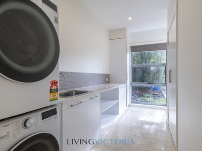 24 Minvi Terrace, Cairnlea