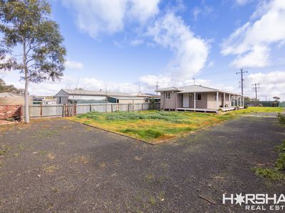 42 Queen Street, Nhill