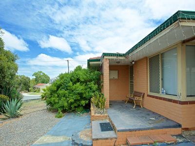 25 Derrington Crescent, Balga