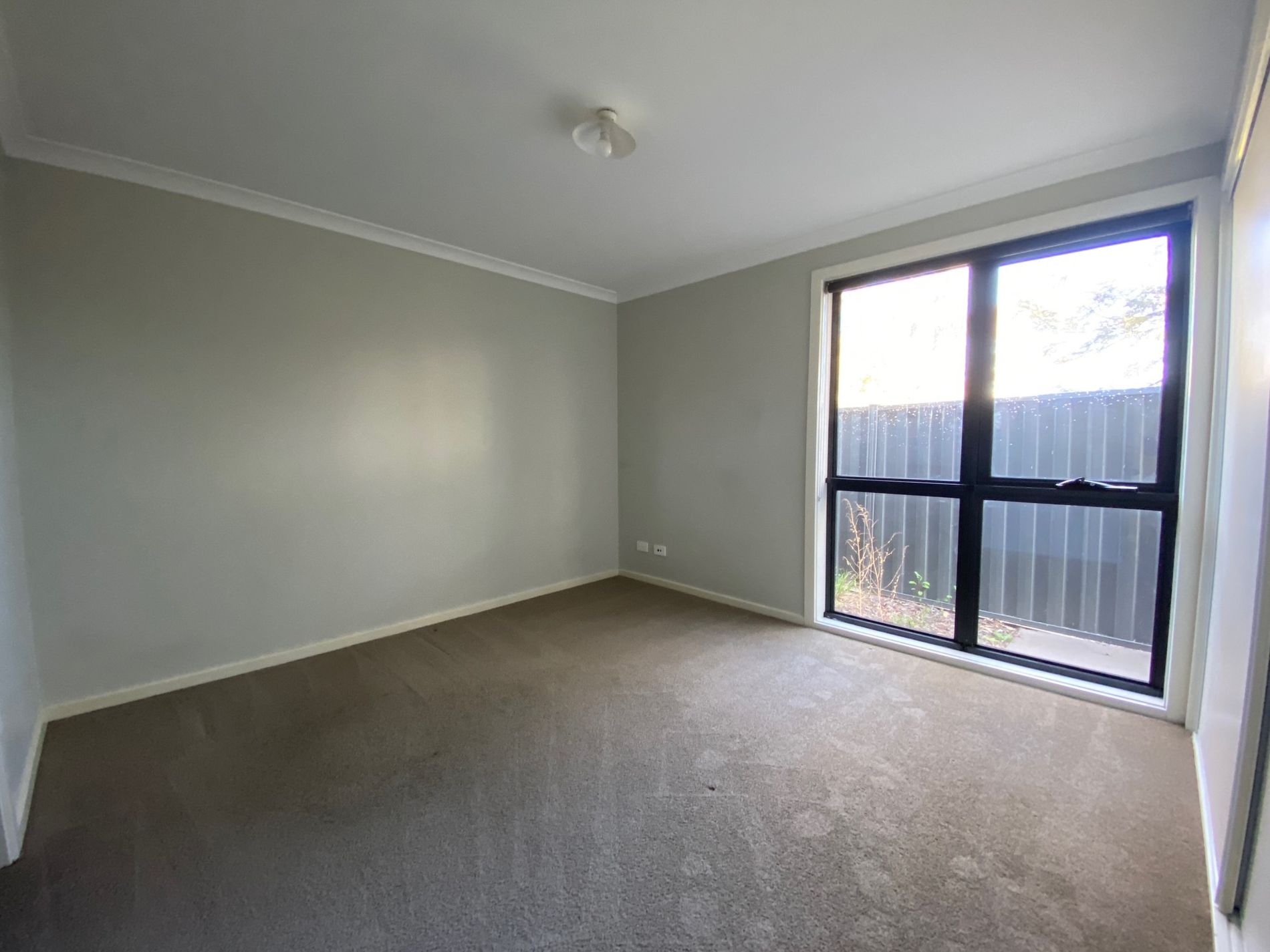 2 / 24 Tamarind Crescent, Werribee