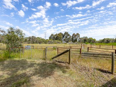 91 Mustang Road, Champion Lakes